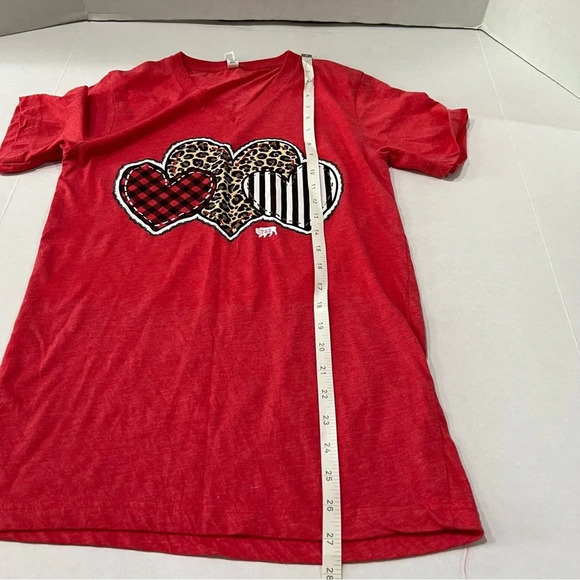 Bella Canvas short sleeve tshirt w/heart design..size Small cotton/poly - Picture 8 of 9